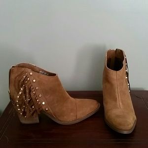 Awesome Fergilious fringe ankle boots